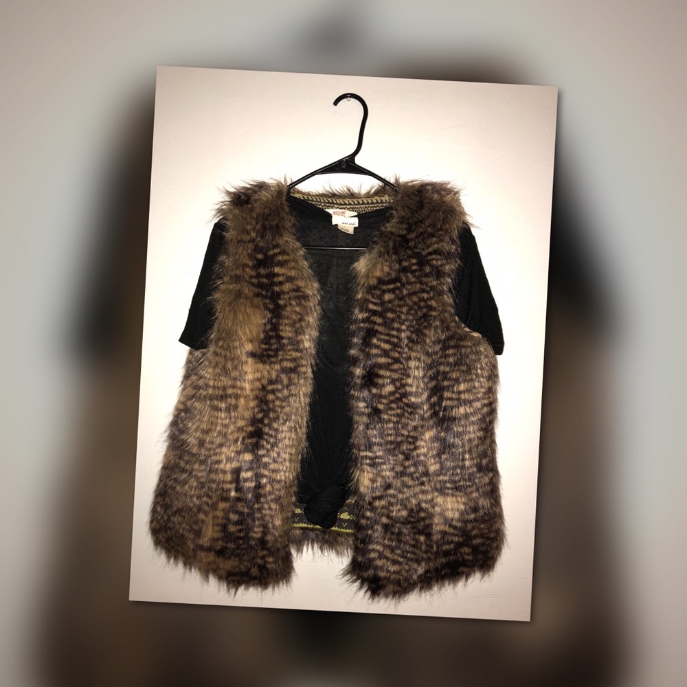Mossimo // Faux Fur Vest
